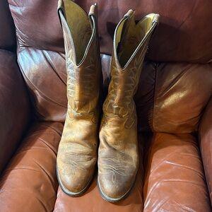 Men's Brown Justin Leather Cowboy Boots. Size 9.5 Wide. Good condition
